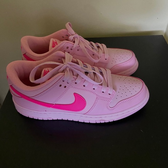 Dunk Low GS ‘Triple Pink’ - Picture 2 of 6